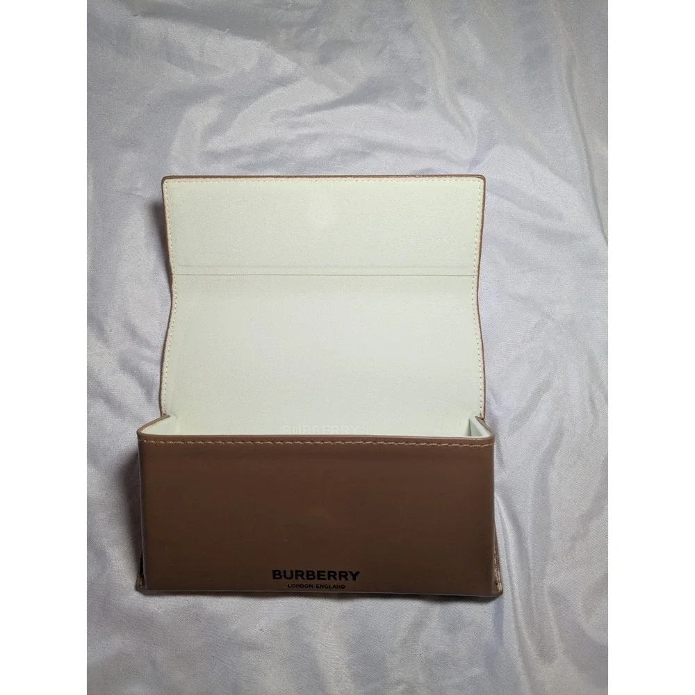 Burberry Tan And Black Glasses‎ Case